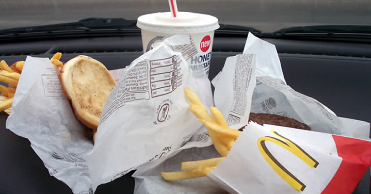 Rede fast food: comida venenosa